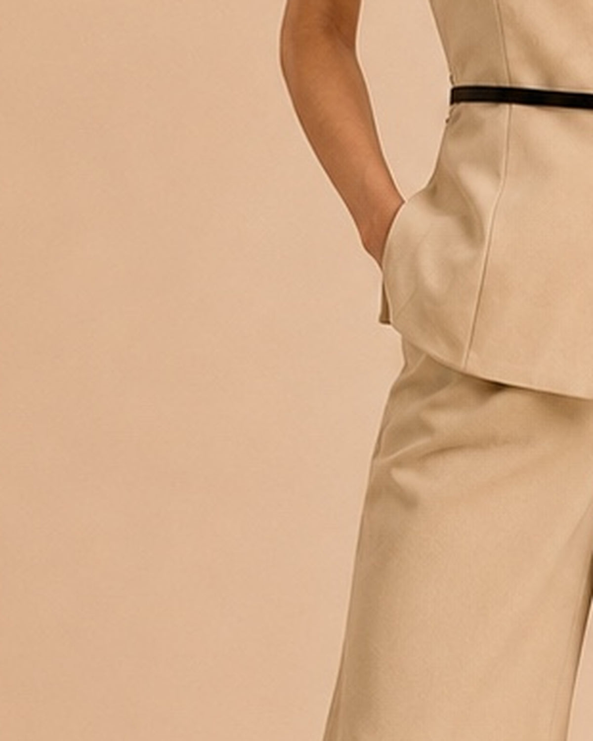 Beige tailored set side pocket opening detail