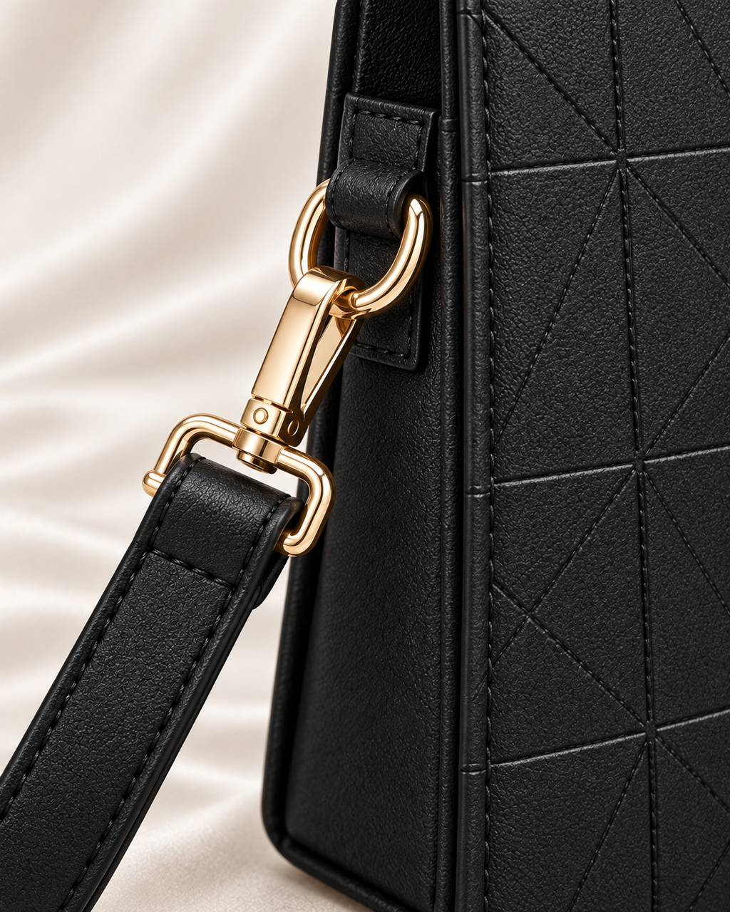Shoulder strap attachment detail