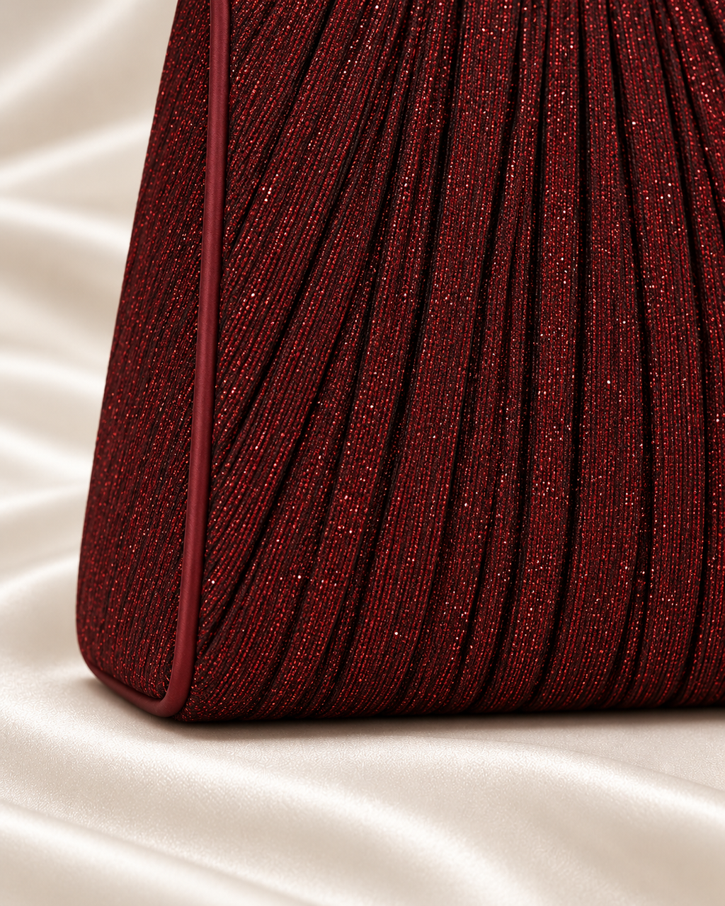 Burgundy piping edge and base detail