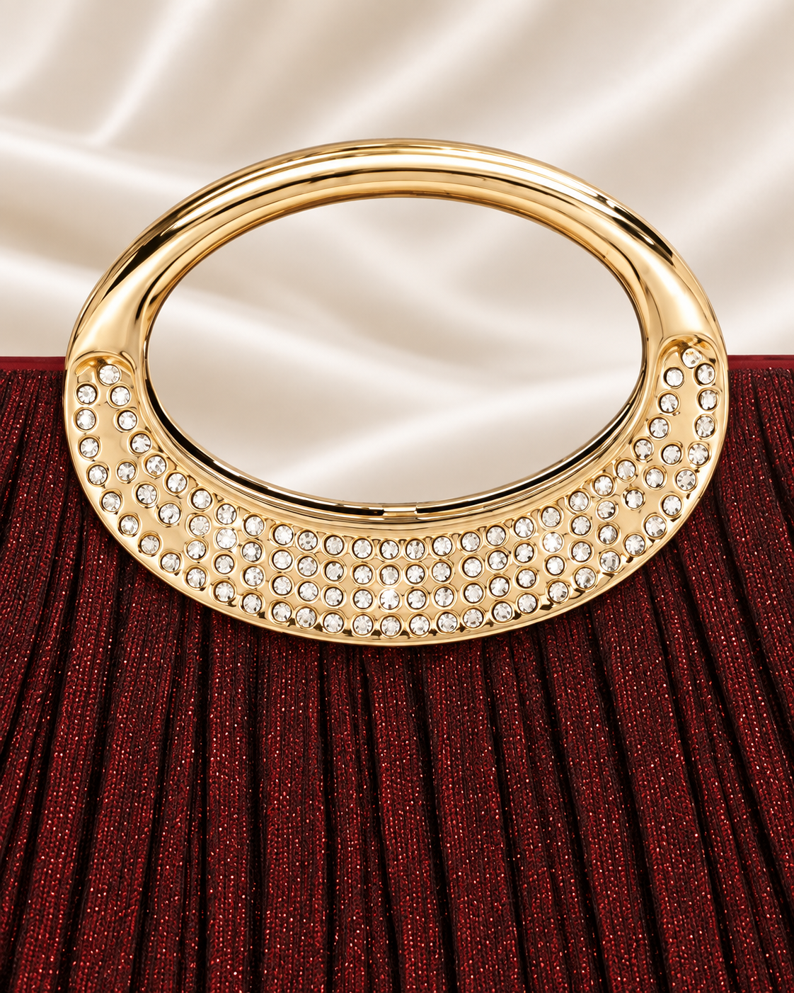 Gold oval rhinestone handle detail