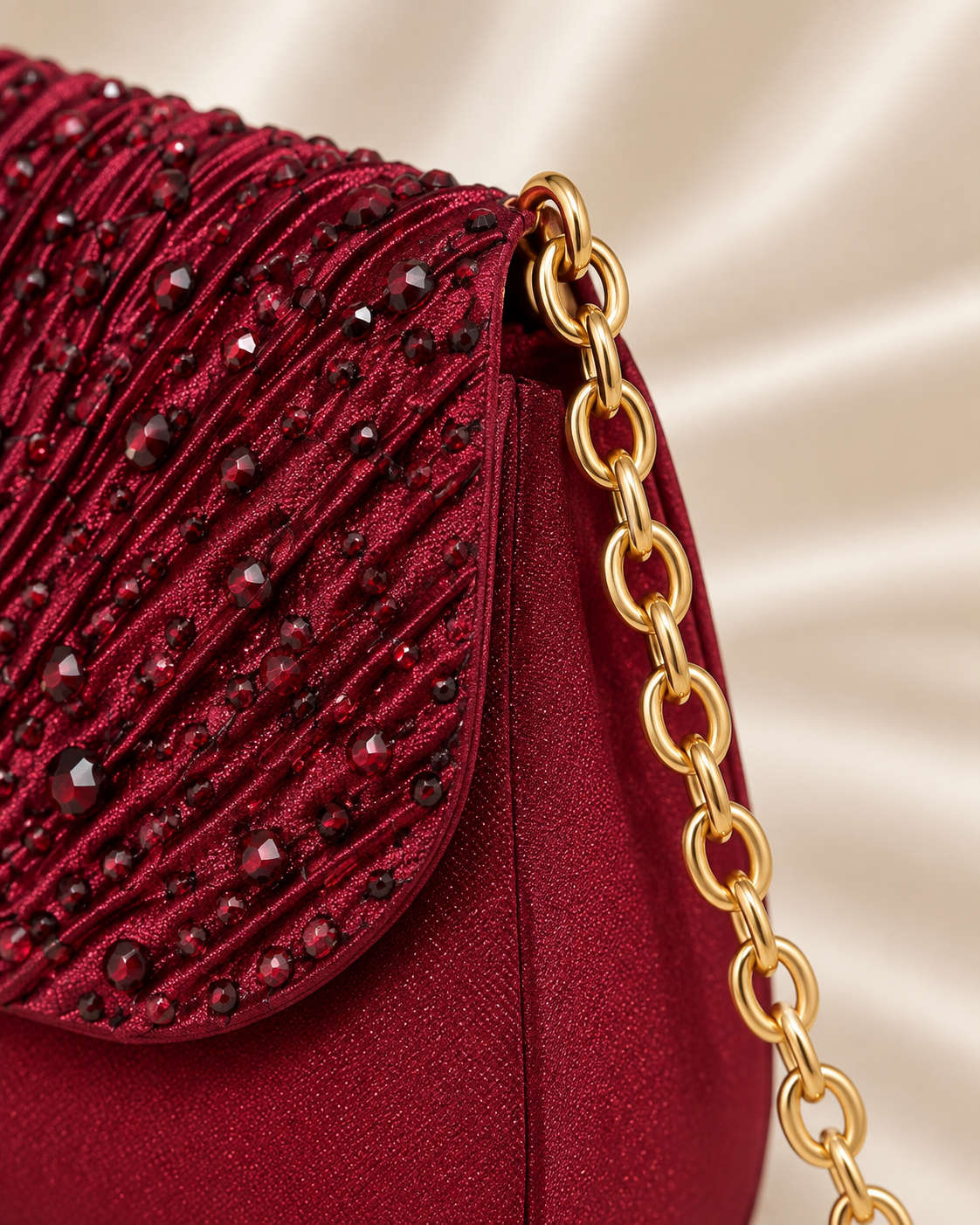 Gold chain and side attachment detail