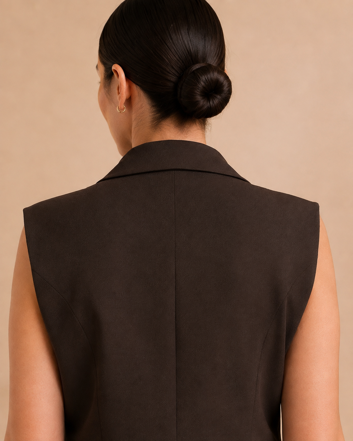 Chocolate tailored set - back collar detail