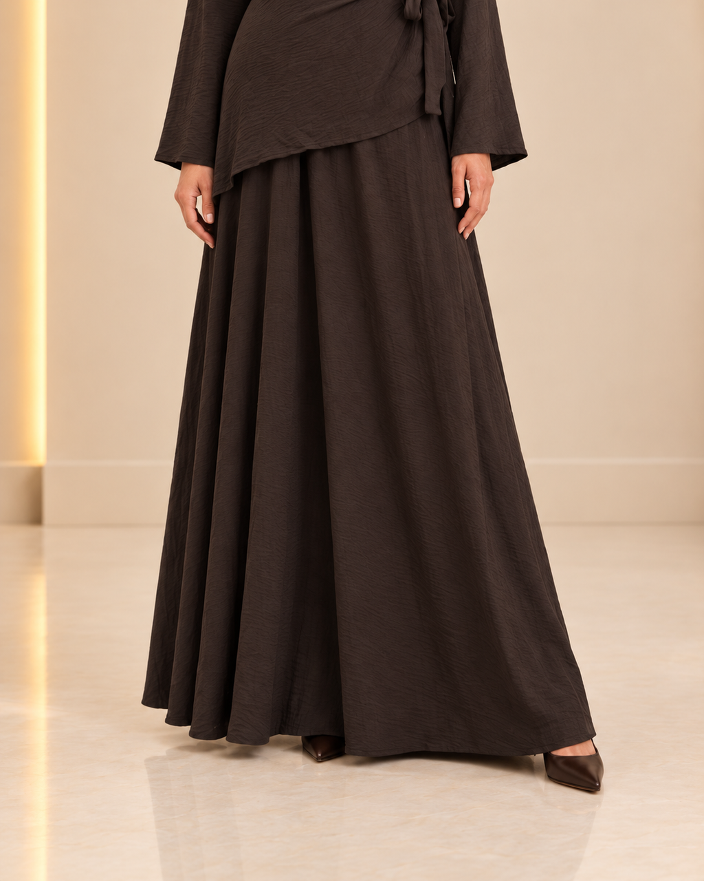 Skirt hem and drape detail