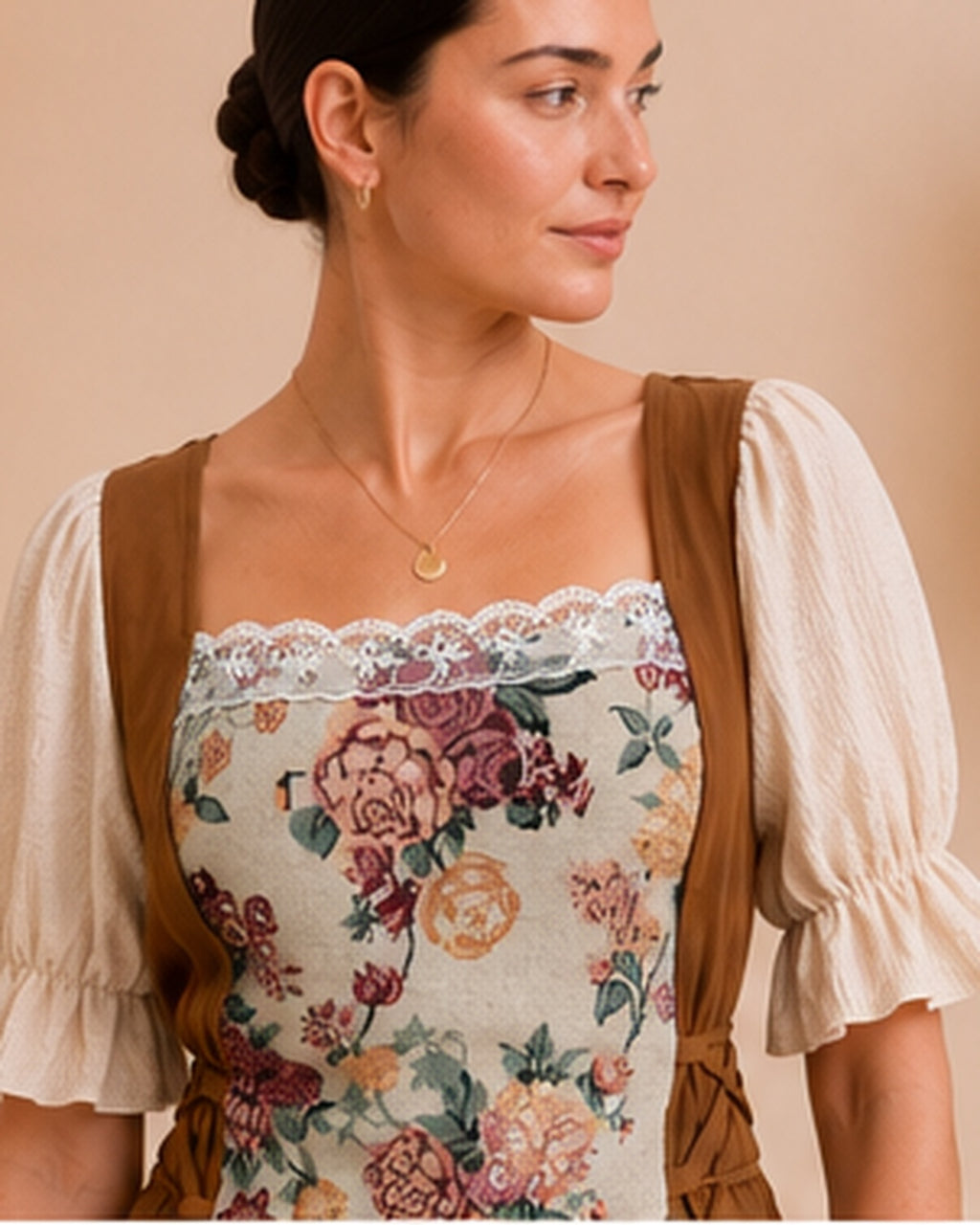 Front neckline detail