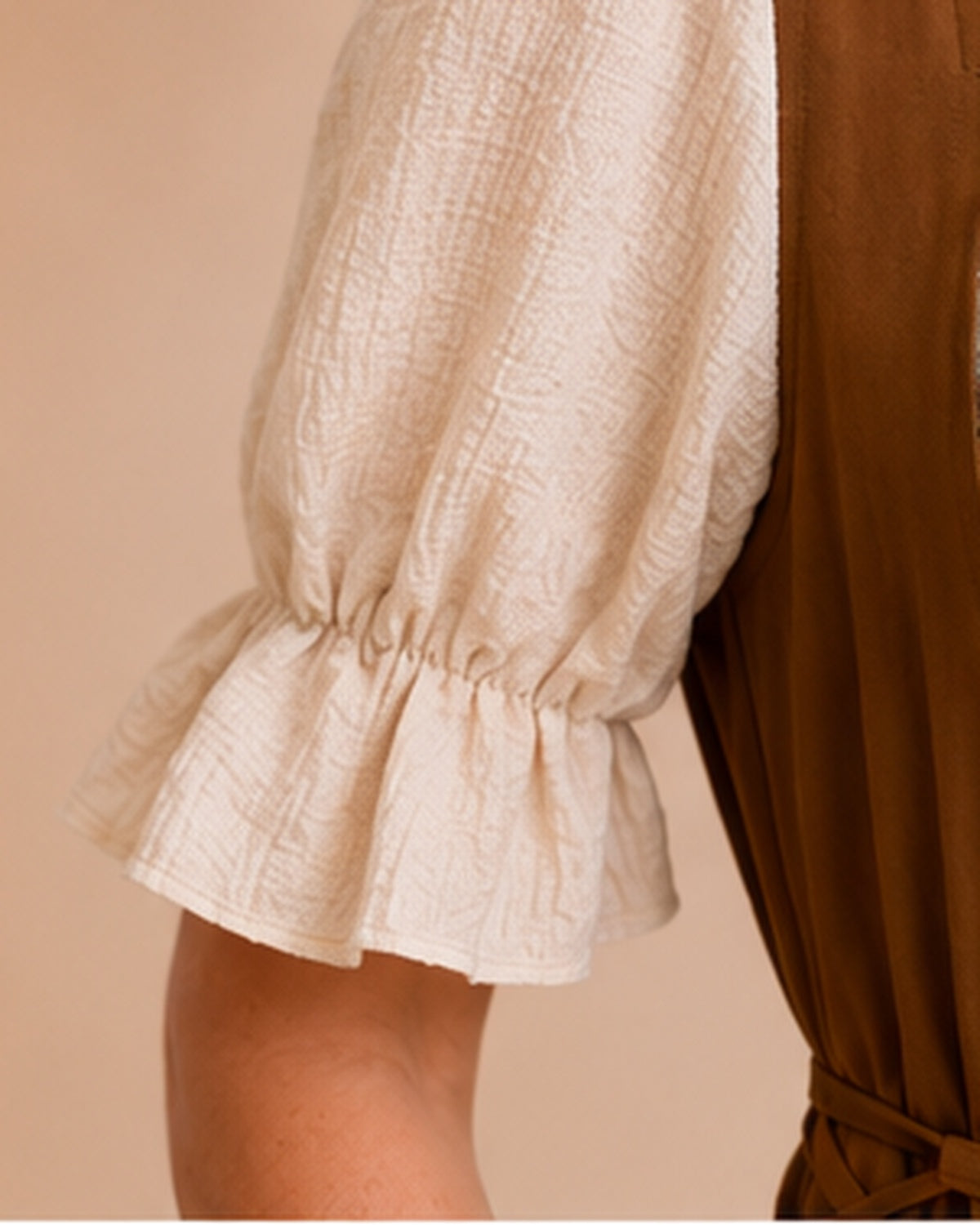 Sleeve shape detail