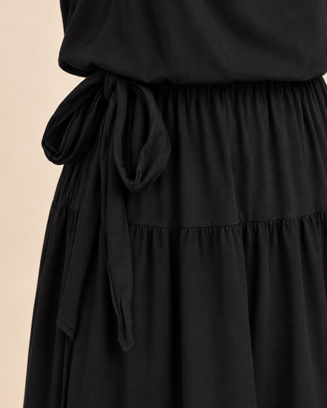 Side tie detail