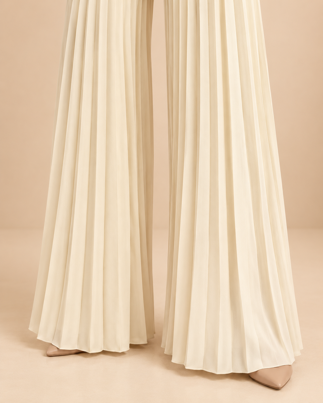 Pleated wide-leg detail