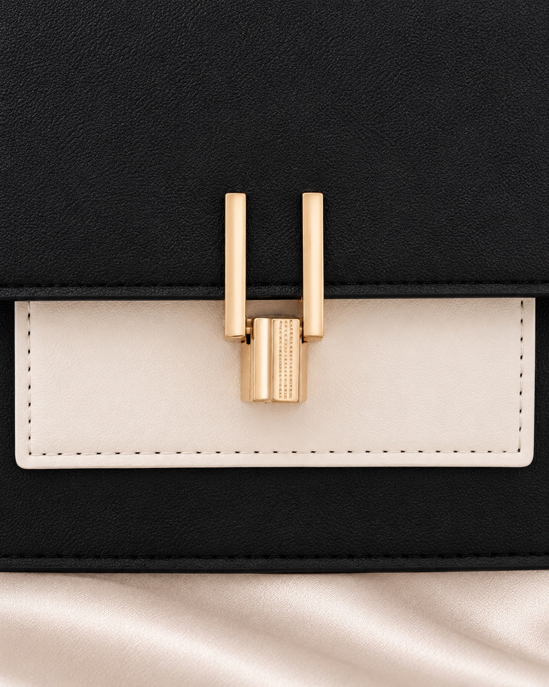 Gold clasp detail