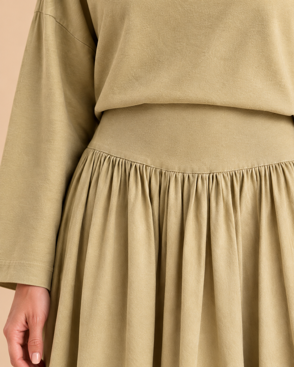 Gathered skirt detail