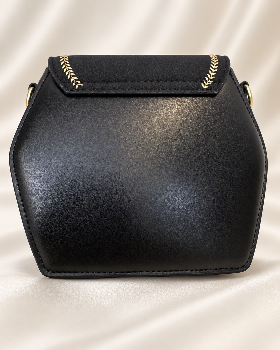 Black rear panel and edge stitching detail