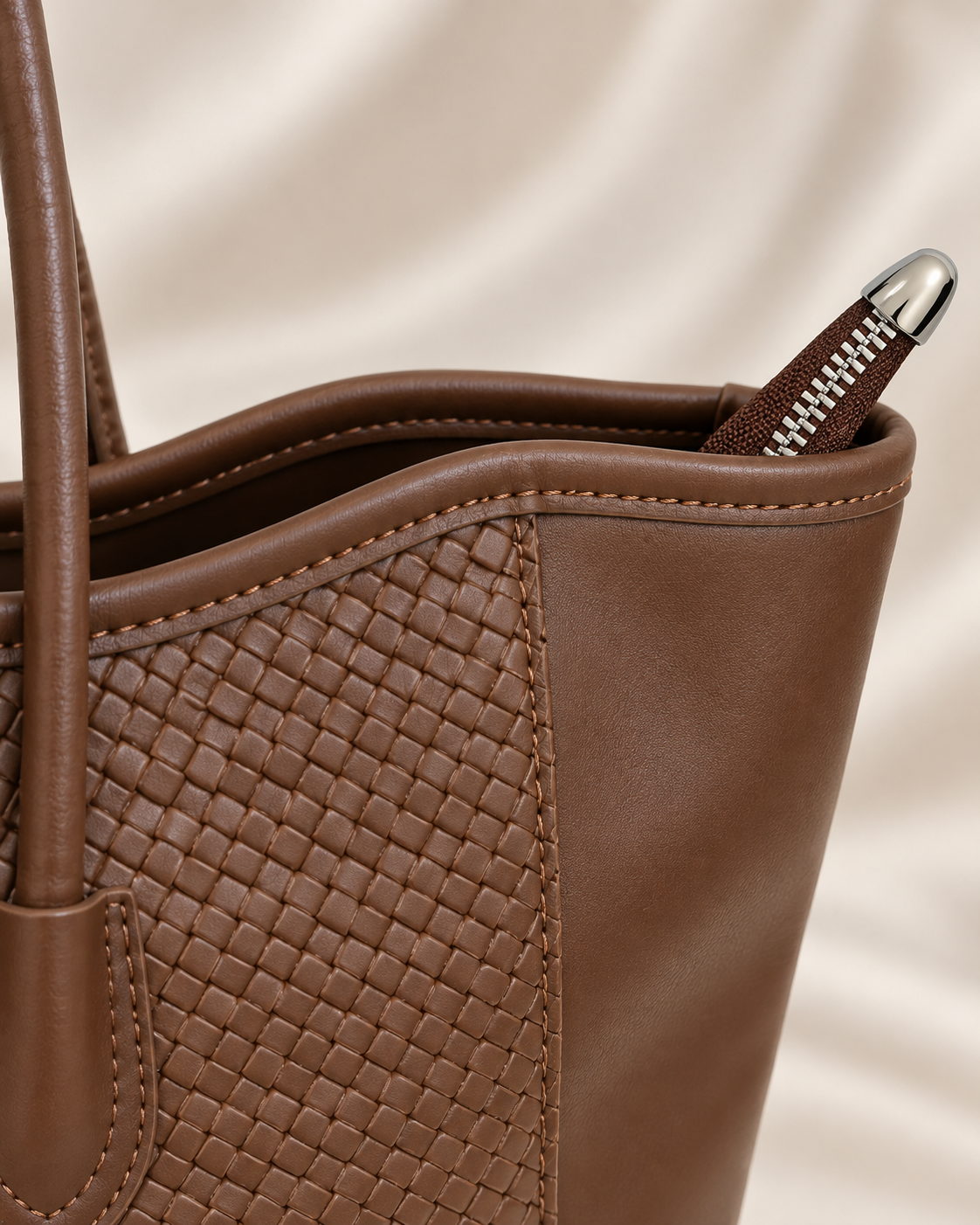Woven brown scarf tote bag - top edge and zipper detail